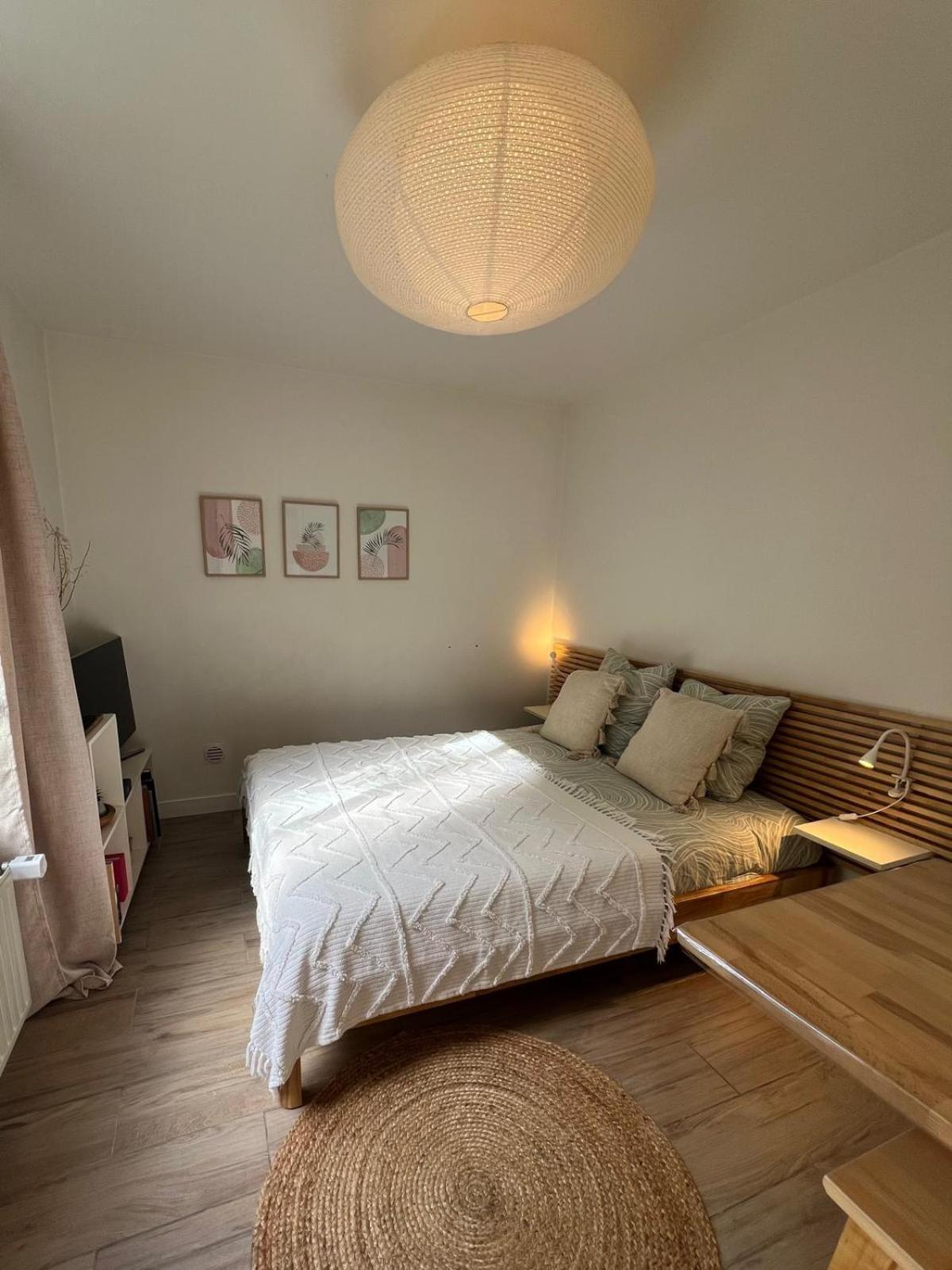 Escale Cosy A Pontoise Jacuzzi Et Terrasse Διαμέρισμα Εξωτερικό φωτογραφία