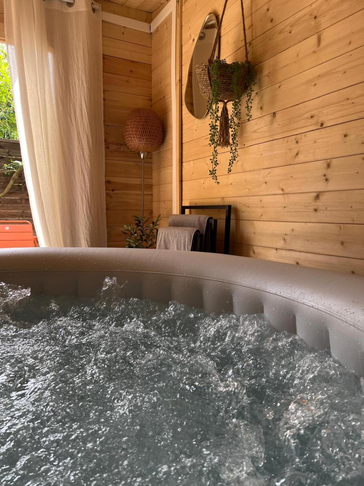 Escale Cosy A Pontoise Jacuzzi Et Terrasse Διαμέρισμα Εξωτερικό φωτογραφία